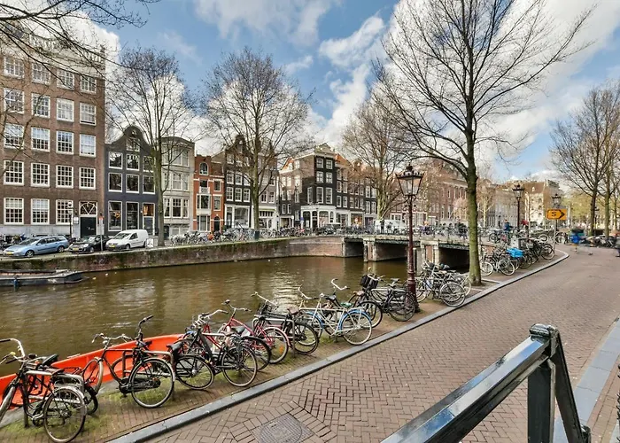 Bed & Breakfast Luxury Canal De Heren 4*