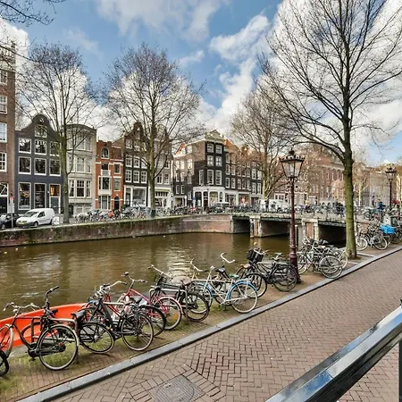 Bed & Breakfast Luxury Canal De Heren *